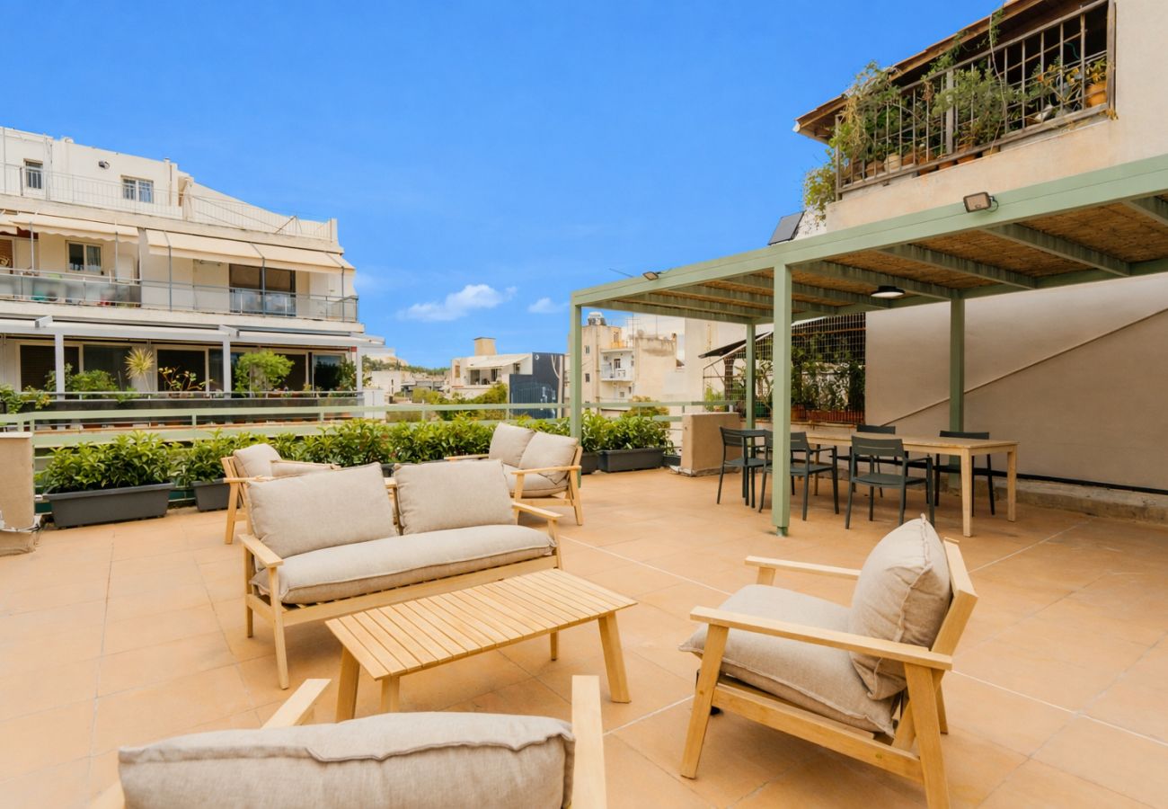 Apartment in Athens - Gem Studio | Near Metro | Starlink |Rooftop Views