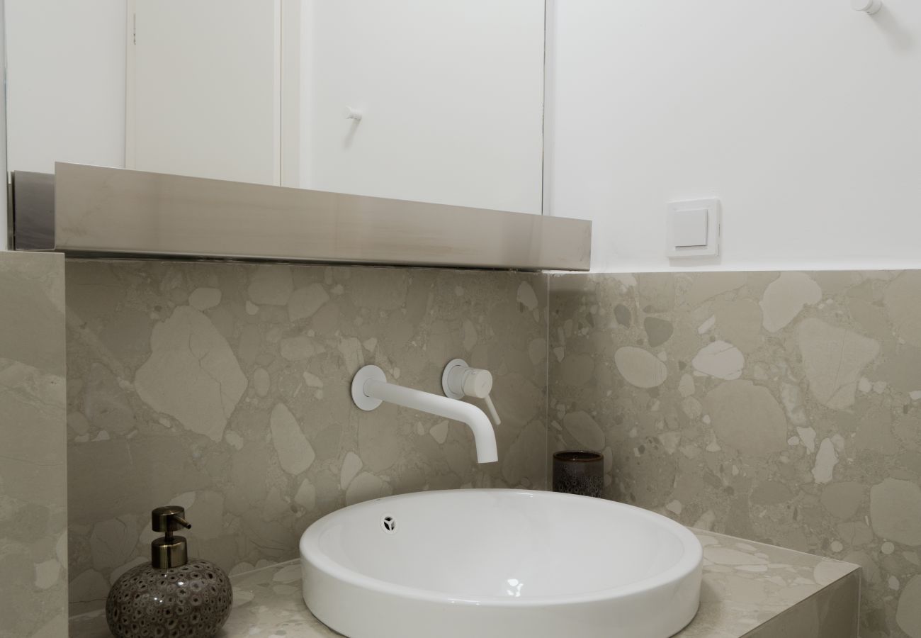 Apartment in Athens - Cozy 2BR Apartment • Warm, Bright & Steps to Metro
