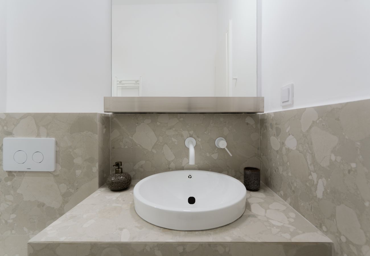 Apartment in Athens - Cozy 2BR Apartment • Warm, Bright & Steps to Metro