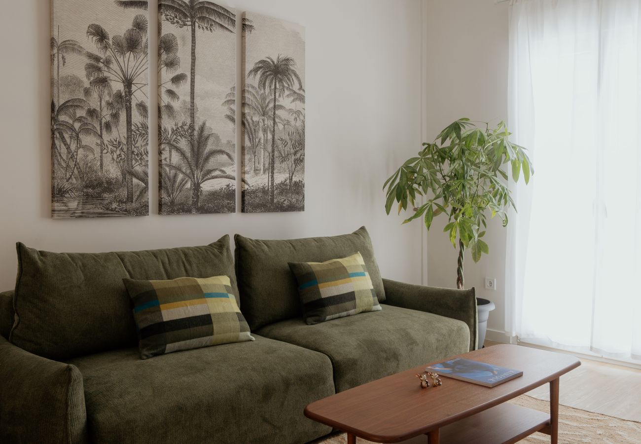 Apartment in Athens - Cozy 2BR Apartment • Warm, Bright & Steps to Metro