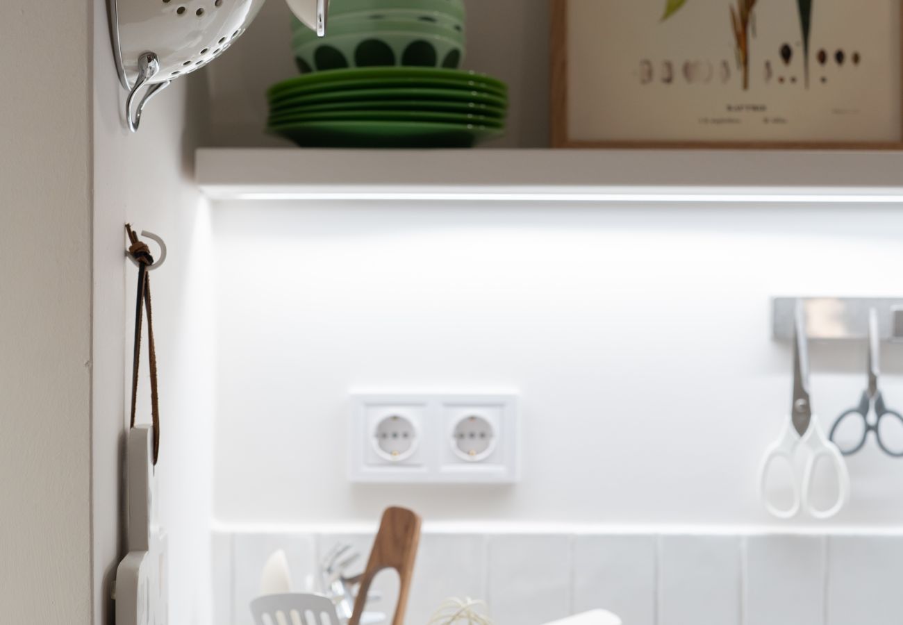 Apartment in Athens - Cozy 2BR Apartment • Warm, Bright & Steps to Metro