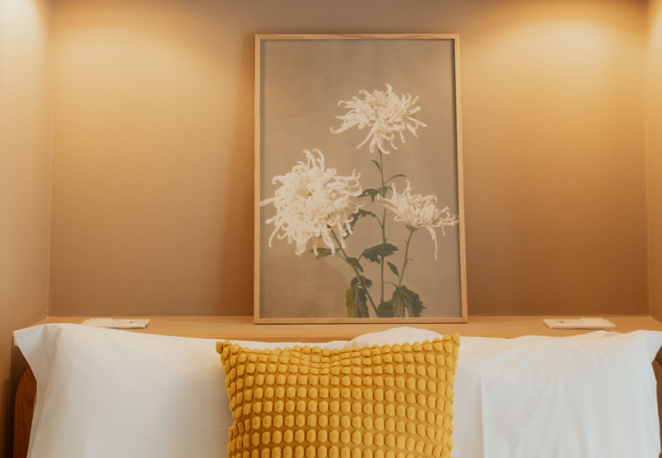 Apartment in Athens - Cozy 2BR Apartment • Warm, Bright & Steps to Metro