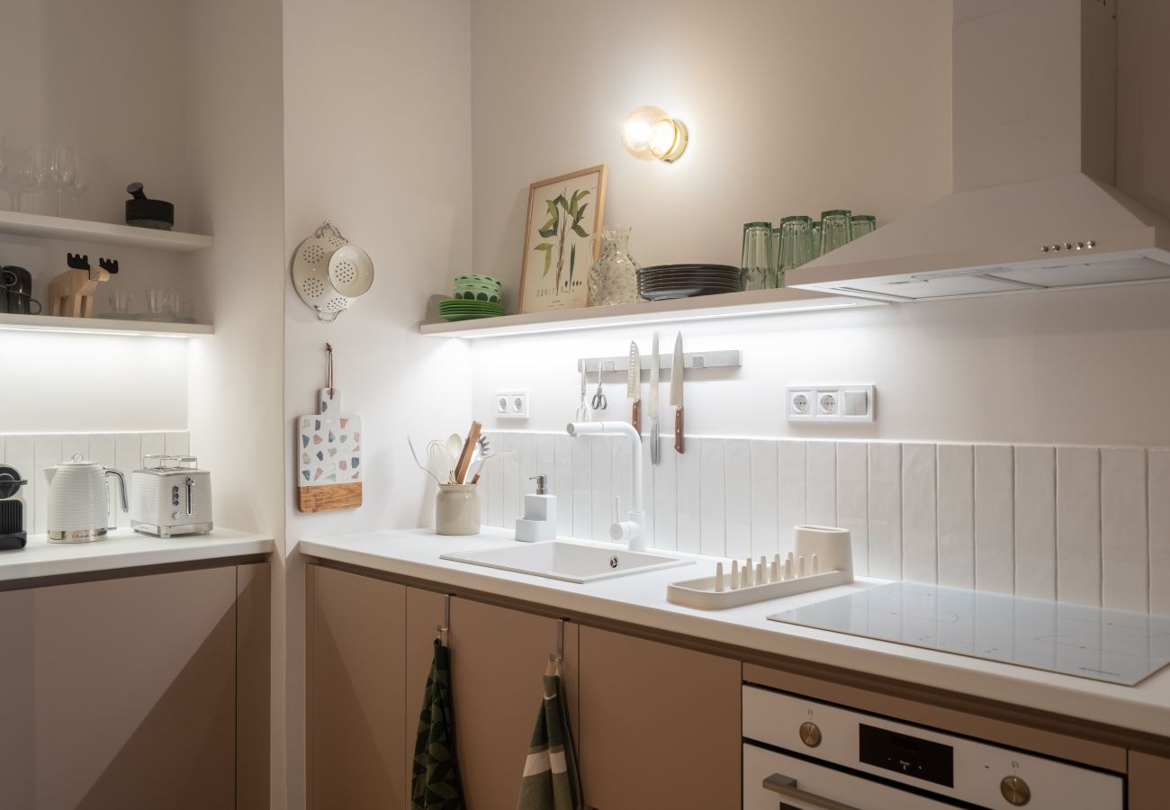 Apartment in Athens - Cozy 2BR Apartment • Warm, Bright & Steps to Metro
