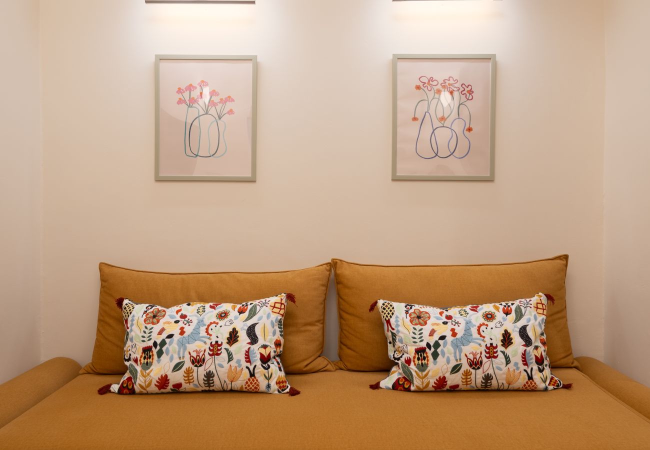 Apartment in Athens - Cozy & Quiet 1BR Near Acropolis & Metro | Koukaki