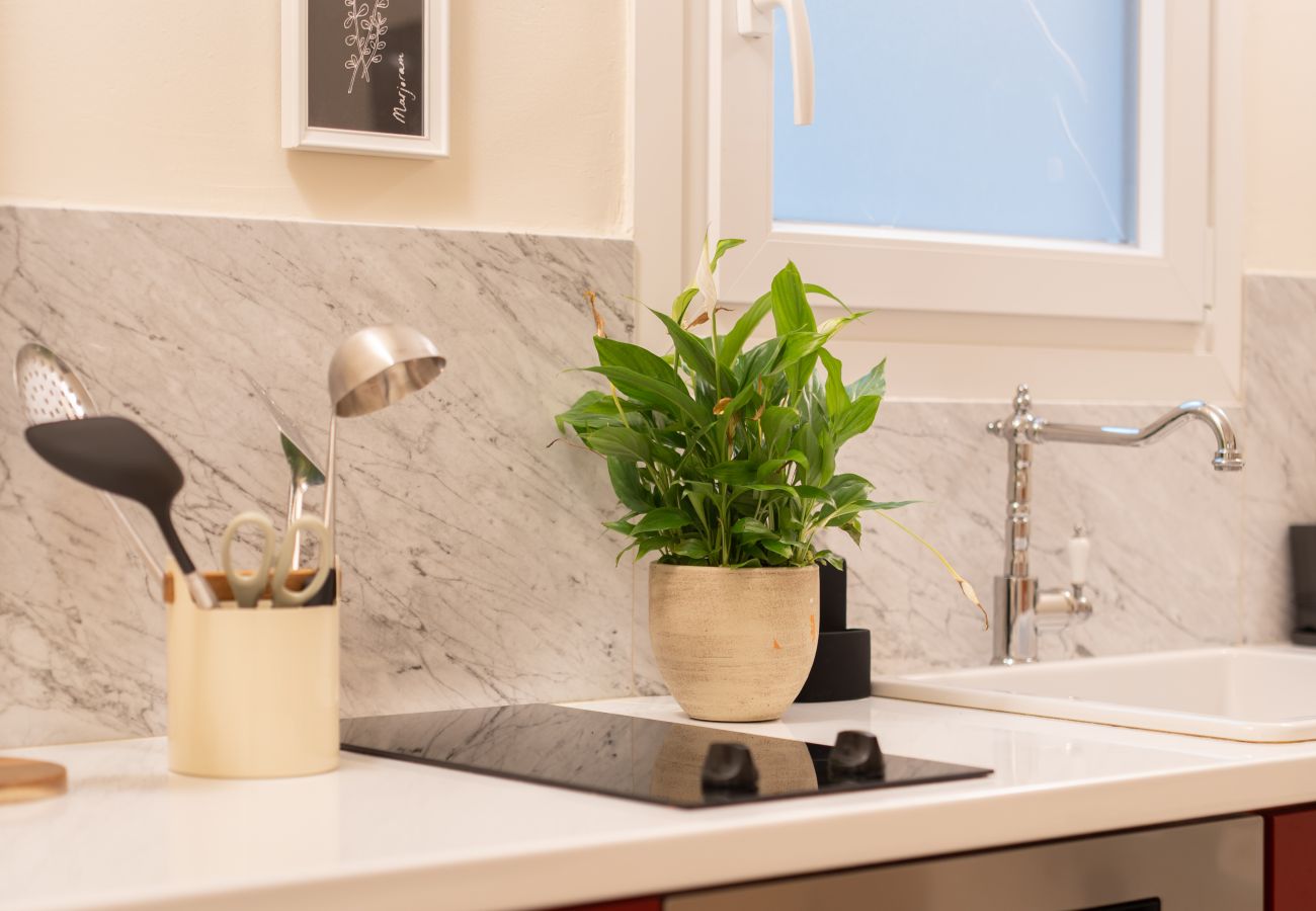 Apartment in Athens - Cozy & Quiet 1BR Near Acropolis & Metro | Koukaki