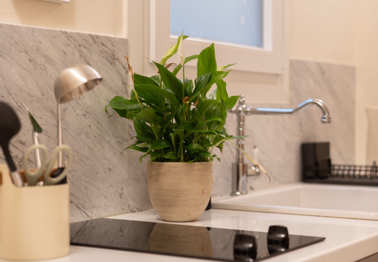 Apartment in Athens - Cozy & Quiet 1BR Near Acropolis & Metro | Koukaki
