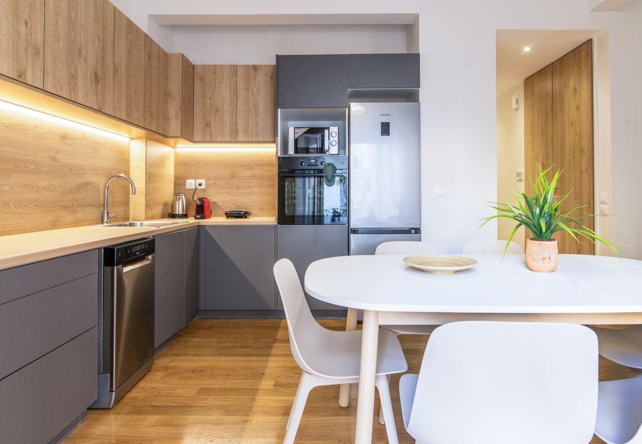 Apartment in Athens - 2BR Koukaki Suite Near Metro & Acropolis