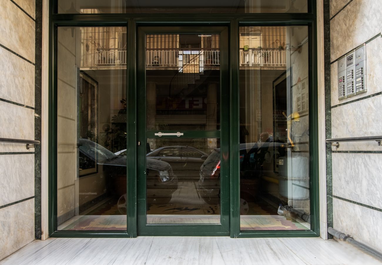 Apartment in Athens - 2BR Koukaki Suite Near Metro & Acropolis