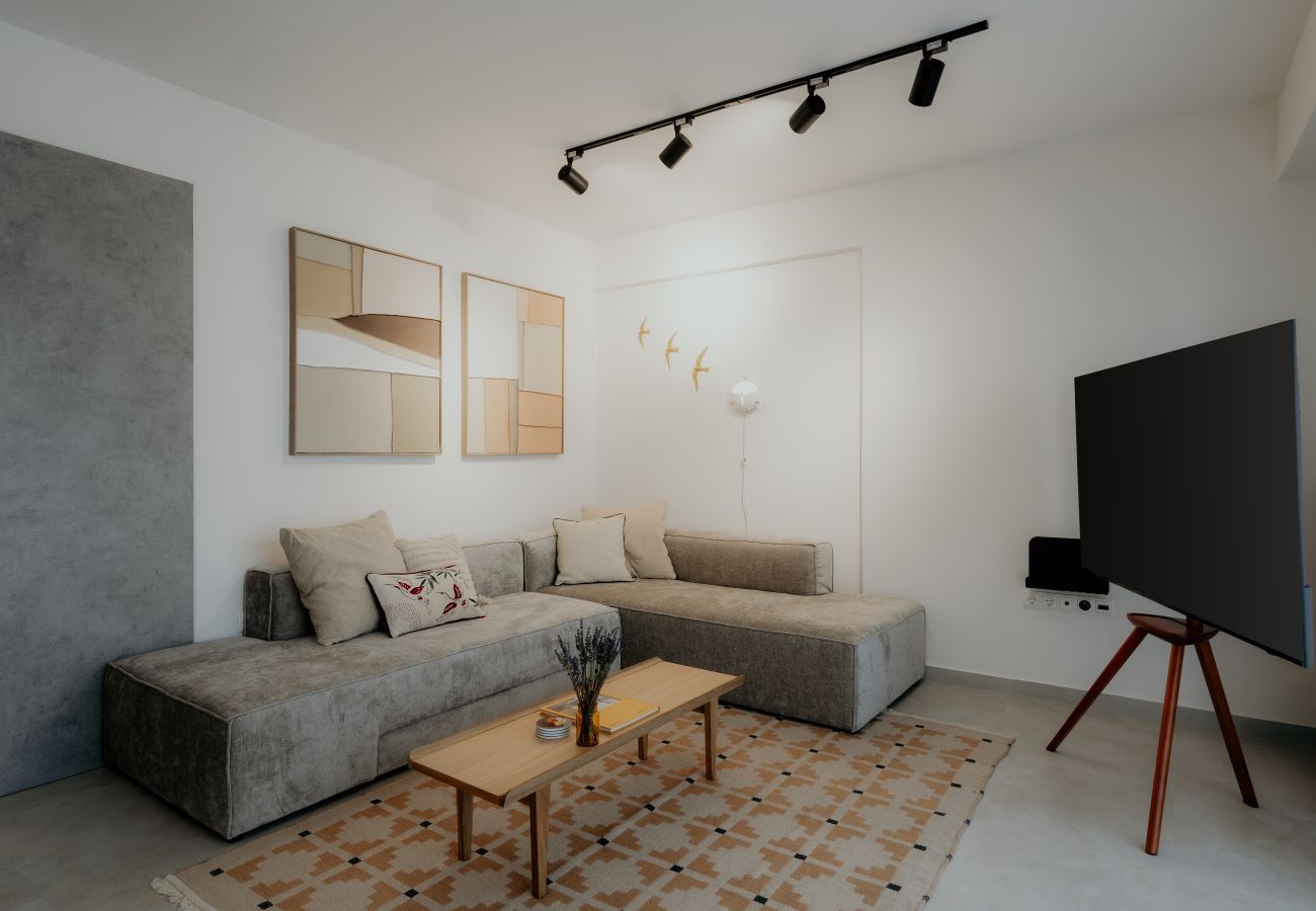 Apartment in Kallithea - 1BR Suite Apt | City Views | Metro | Pvt Parking!