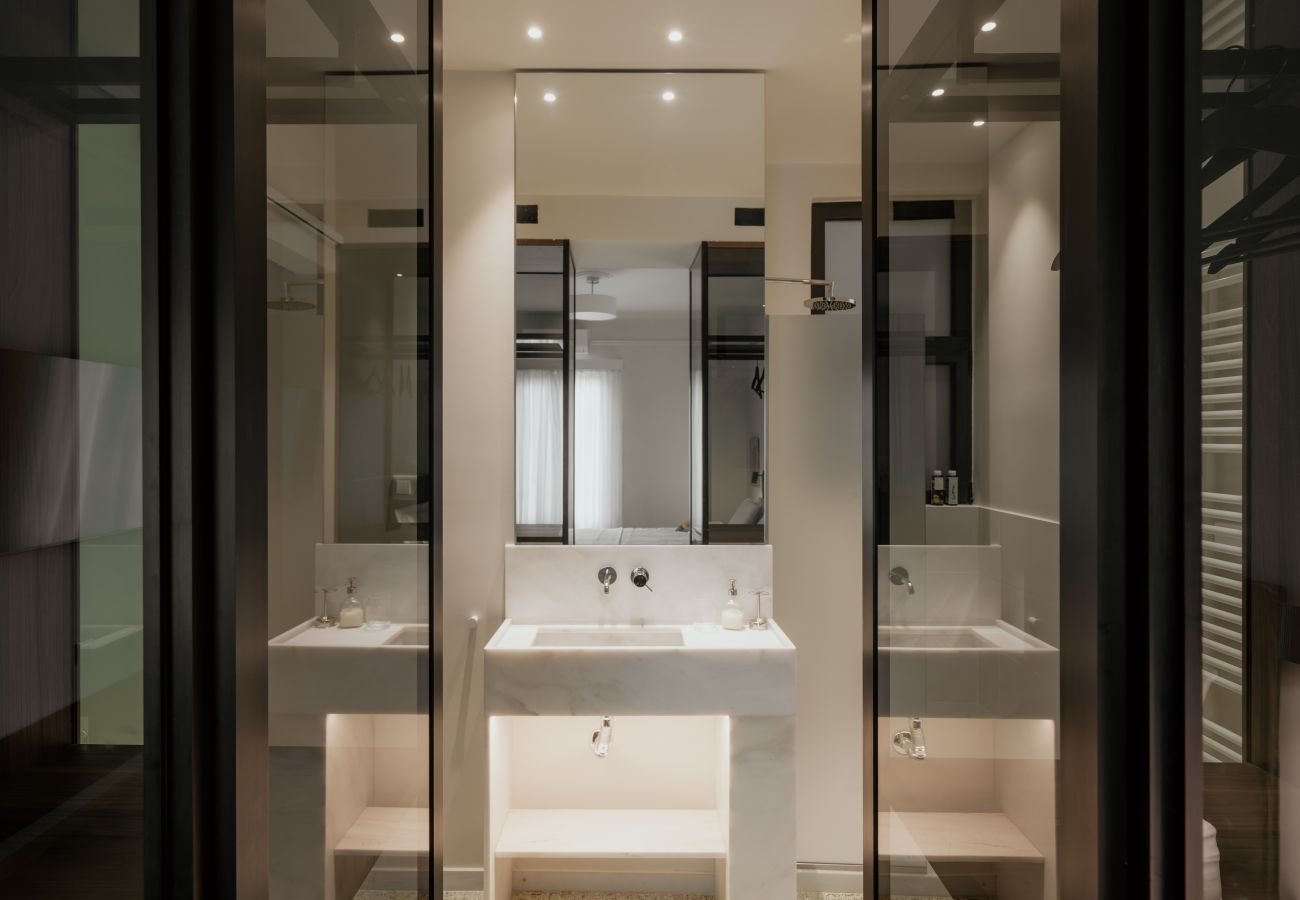 Apartment in Athens - Bright & Luxurious 3BR Suite | Metro | By Museum