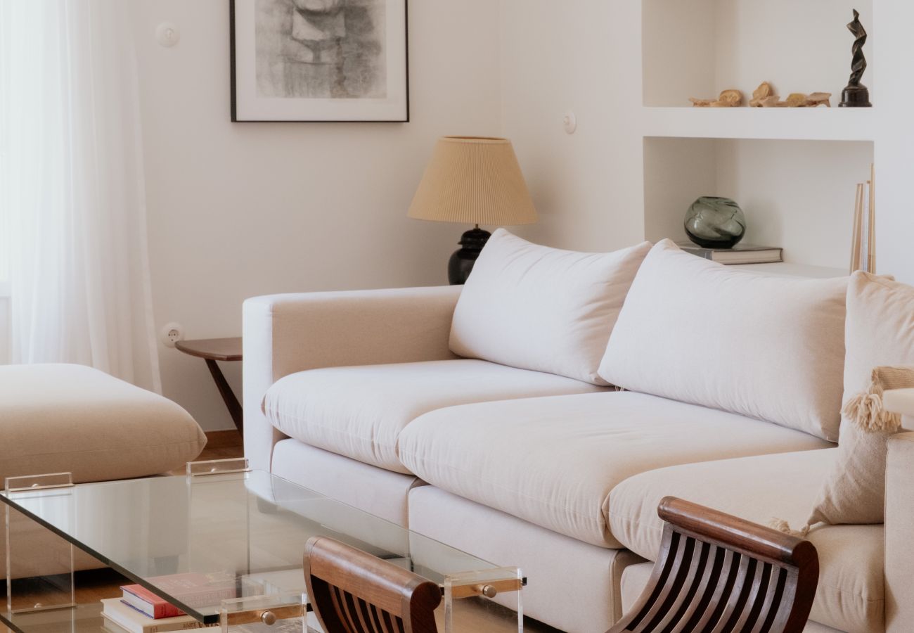 Apartment in Athens - Bright & Luxurious 3BR Suite | Metro | By Museum