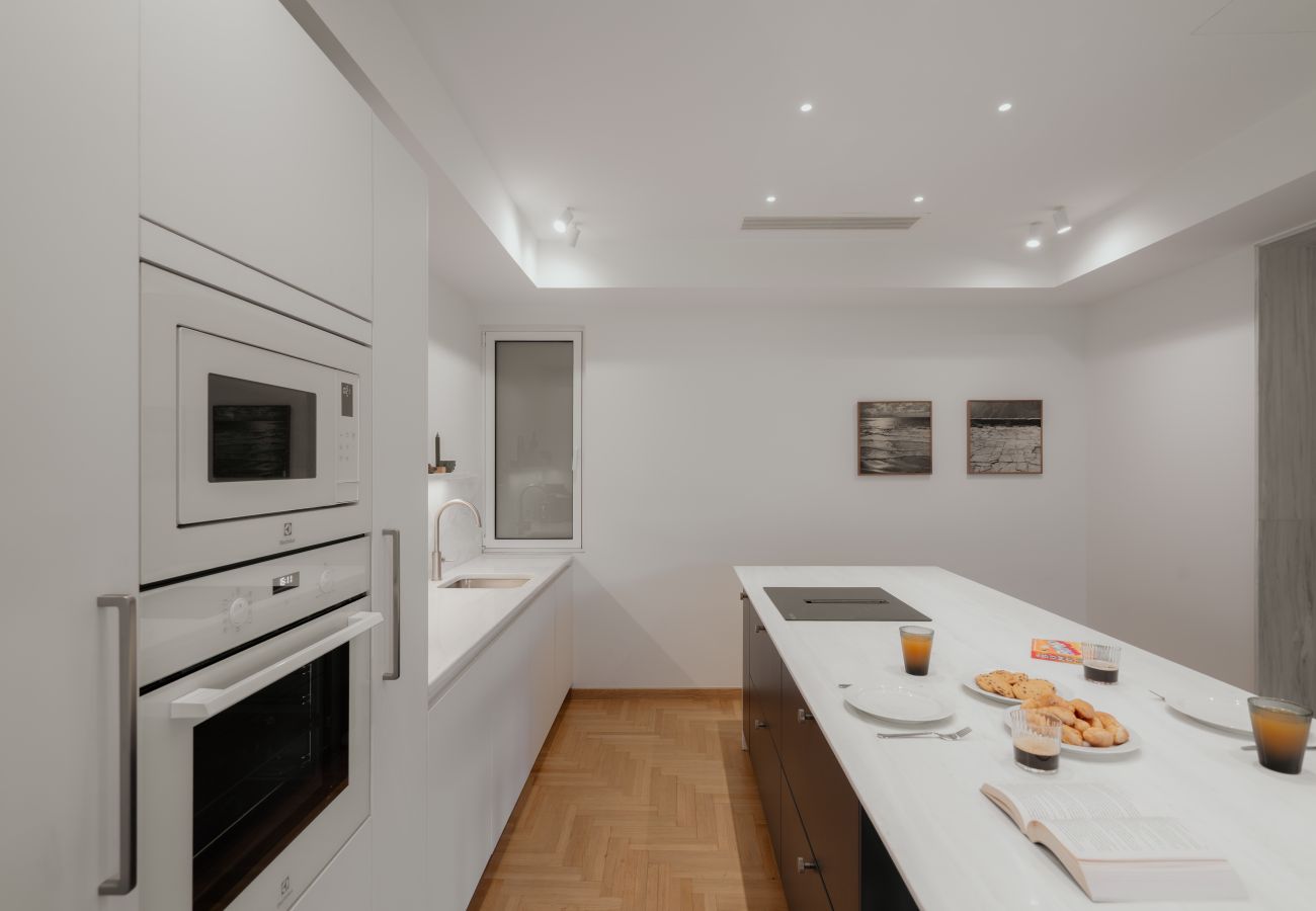 Apartment in Athens - Bright & Luxurious 3BR Suite | Metro | By Museum