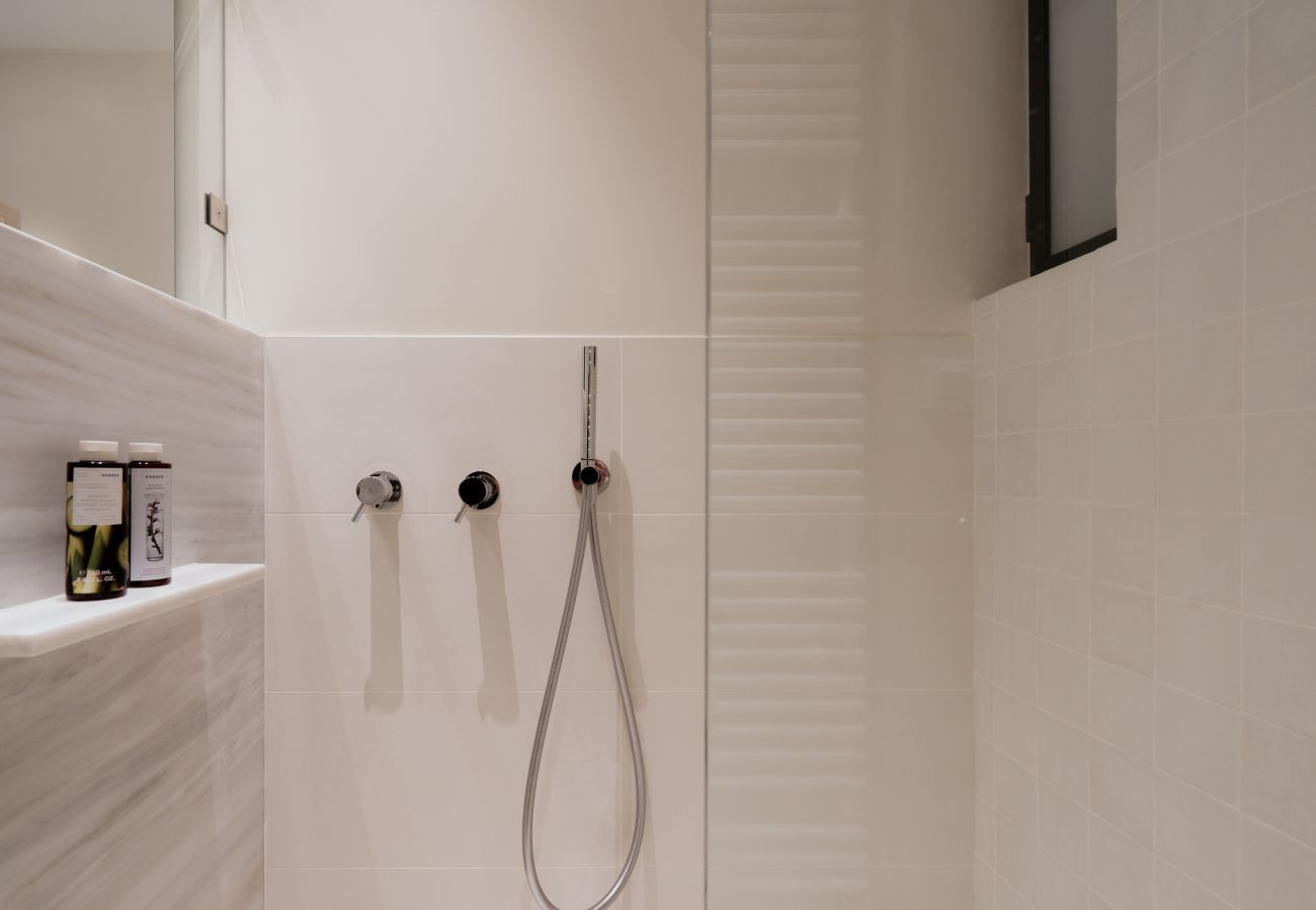 Apartment in Athens - Bright & Luxurious 3BR Suite | Metro | By Museum
