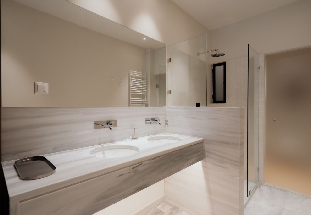 Apartment in Athens - Bright & Luxurious 3BR Suite | Metro | By Museum